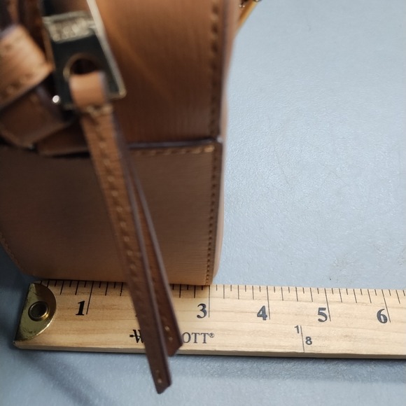 DKNY Bryant Crossbody Camera Bag Womens Brown‎ Leather Elegant Zipper Closure - Picture 10 of 12